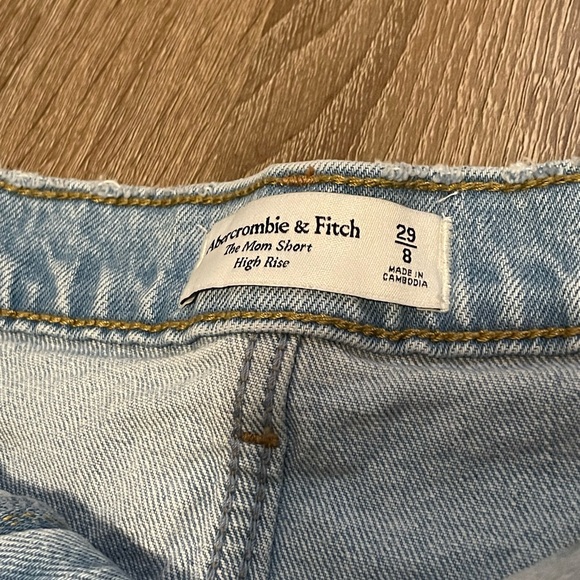 Abercrombie High Rise Mom Short - Picture 3 of 3